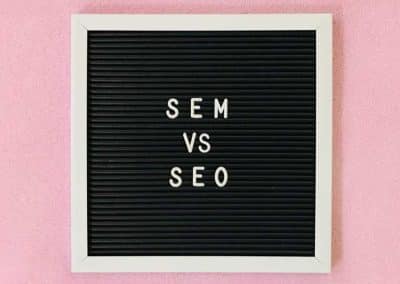 Hvad er forskellen på SEO og SEM?